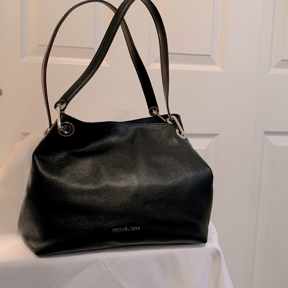 Michael kors black leather handbag